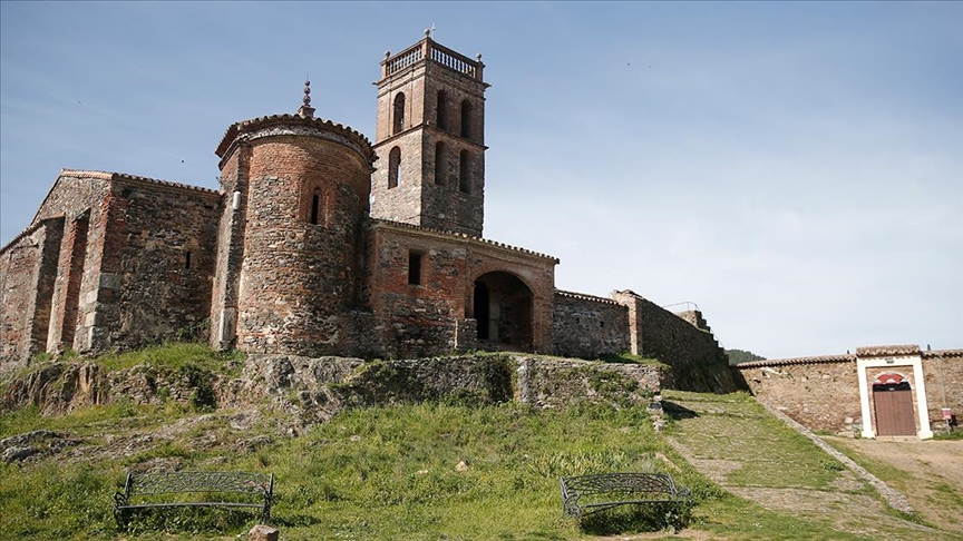 İspanya'da Endülüs döneminden kalma Almonaster la Real Camisi tarihe ışık tutuyor