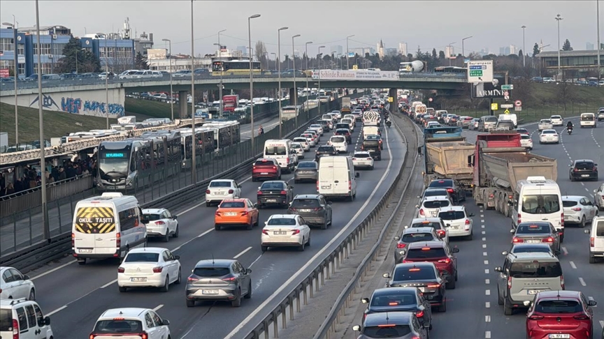 İstanbul'da iftar öncesi trafik yoğunluğu yüzde 89'a ulaştı