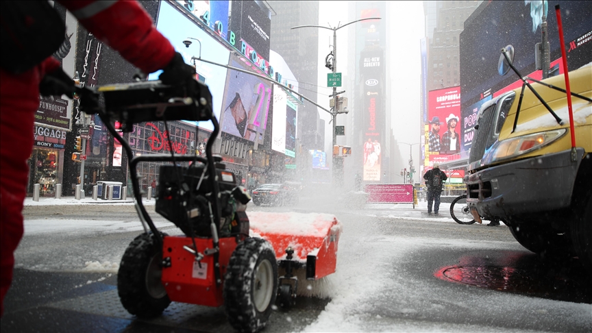 US job cuts plunge in February as hiring plans fall