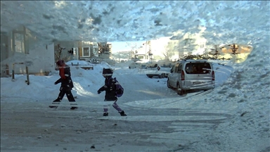 Erzurum, Kars, Tunceli ve Ardahan'da kar yerini soğuk havaya bıraktı
