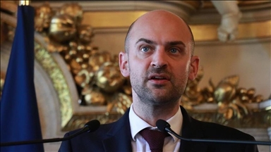 French foreign minister calls for de-escalation in phone call with Iranian counterpart