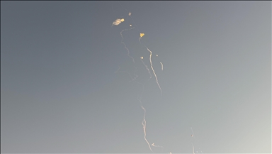 قطر تعلن التصدي لـ13 صاروخا قادما من إيران الخميس