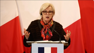 Paris affirme une posture « strictement défensive » et organise des évacuations de ressortissants au Moyen-Orient