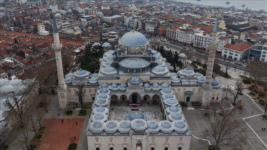 مسجد بايزيد في إسطنبول.. تحفة العمارة العثمانية الكلاسيكية (تقرير) 