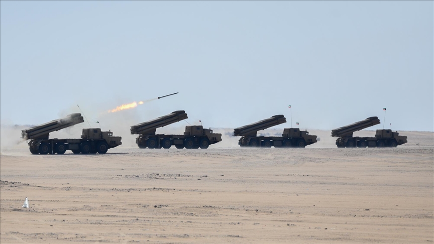 الكويت تبحث مع فرنسا إمكانية حصولها على تعزيزات دفاعية