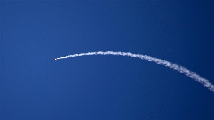 دوای هێرشی مووشەکی ئێران، لە ئاسمانی تەل ئەبیب دەنگی تەقینەوە بیسترا