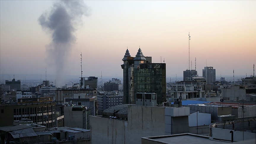 ABD-İsrail saldırıları altındaki Tahran’da art arda şiddetli patlamalar meydana geldi