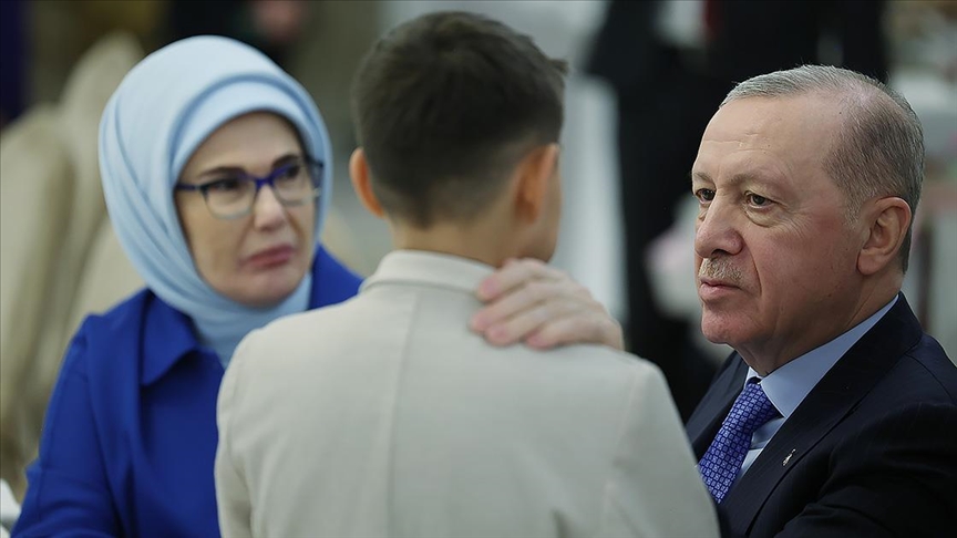 Emine Erdoğan'dan devlet himayesindeki çocuklarla iftar programına ilişkin paylaşım