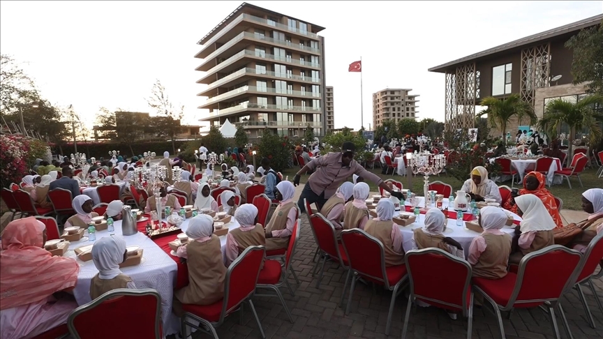 Türkiye'nin Dakar Büyükelçiliğinde yetimler yararına iftar düzenlendi