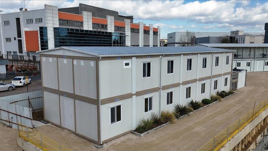 Türkiye : l'entreprise Karmod livre un dortoir en conteneurs pour les ouvriers d’un chantier industriel à Istanbul
