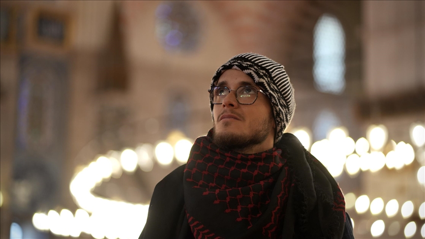 شاب إسباني: تأثري بالمقاومة الفلسطينية قادني إلى الإسلام (مقابلة)