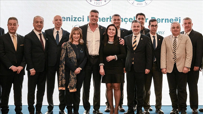 Fenerbahçe Kulübü yönetimi, üyelerle iftarda bir araya geldi