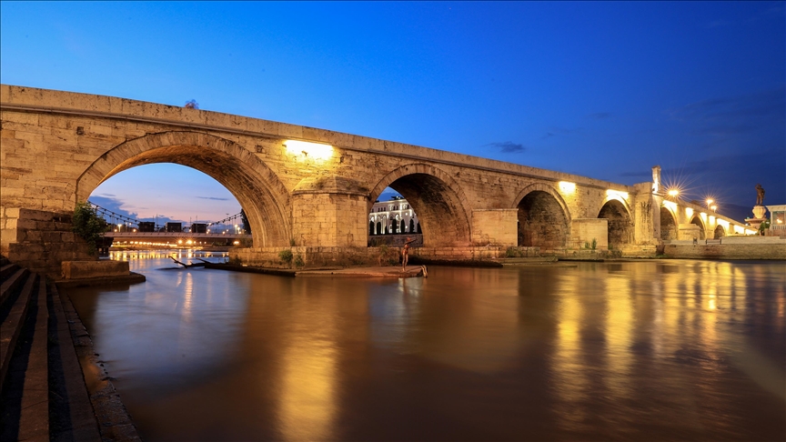 Ura e Gurit në Shkup do të ndriçohet në bashkëpunim midis Maqedonisë së Veriut dhe Turqisë