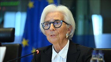 ECB Başkanı Lagarde'dan "Küresel ekonomi risk çağından belirsizlik dönemine geçiyor" yorumu