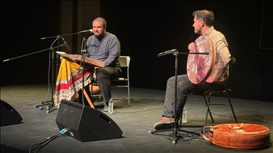 Sedat Anar'ın "İlahiler, Deyişler ve Nefesler" konseri AKM'de müzikseverlerle buluştu