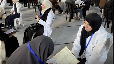 Gazze'deki Büyük Ömeri Camisi'nde 120 Filistinli Kur’an’ı tek oturumda hatmetti