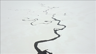 Ağrı'da karla kaplı menderesler havadan görüntülendi