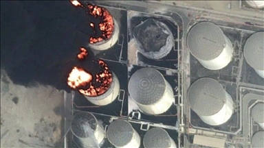 آتش‌سوزی در منطقه صنایع نفتی فجیره امارات دست‌کم به سه مخزن نفت آسیب زد