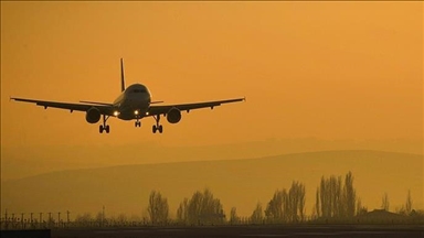 Авиокомпаниите „Емирати“ и „Етихад ервејс“ делумно ги обновуваат летовите по ескалацијата во регионот