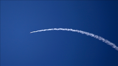 İran'ın misillemesi sırasında Tel Aviv'de gökyüzünden patlama sesleri geldi