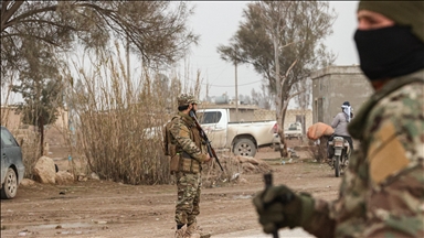 مقتل جنديين سوريين برصاص "مجهولين" على طريق حلب-الباب