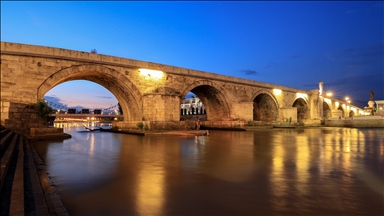 Ura e Gurit në Shkup do të ndriçohet në bashkëpunim midis Maqedonisë së Veriut dhe Turqisë