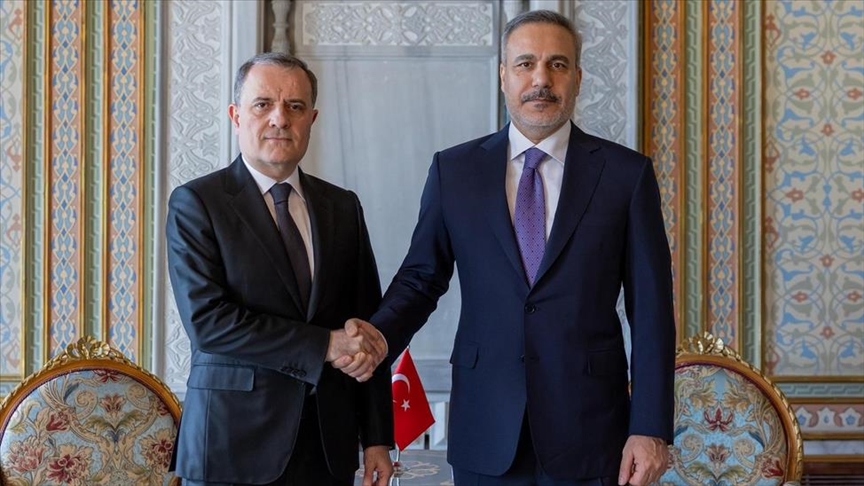 Глава МИД Турции обсудил с коллегой из Азербайджана ситуацию в регионе