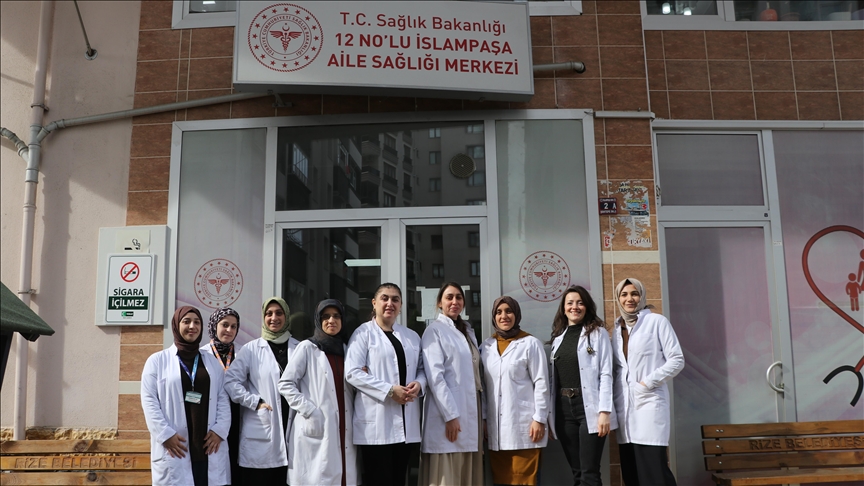 Rize'de kadrosu kadınlardan oluşan aile sağlığı merkezi, dayanışma içerisinde hizmet veriyor