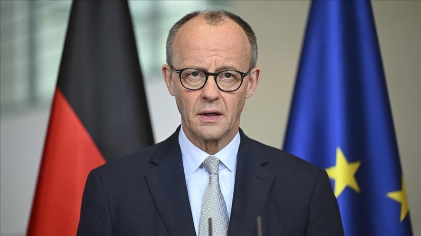 Германского канцлера Мерца встретили с плакатами в поддержку Палестины