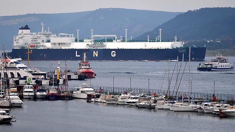 La France face à la fermeture du détroit d’Ormuz : Macron alerte sur la flambée des prix du pétrole et du gaz