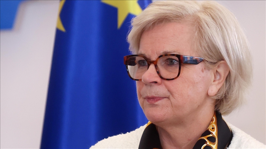 Catherine Vautrin échange avec le ministre koweïtien de la Défense sur d’éventuels renforts de défense