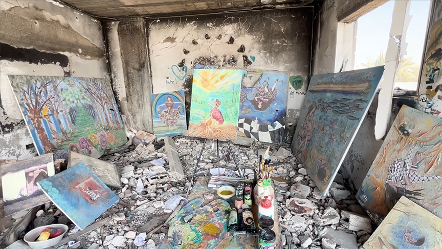 Gazzeli ressam, İsrail saldırılarından etkilenen çocuklara sanatla umut oluyor