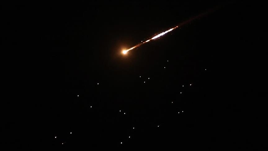 امارات: سامانه‌های دفاع هوایی درحال رهگیری موشک‌ها و پهپادهای ایرانی هستند