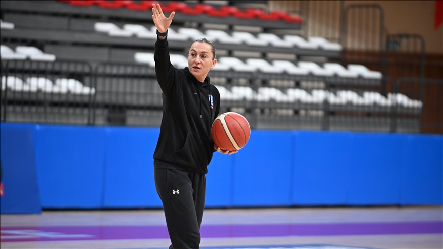 Başantrenör Tuğçe Canbaz'ın "koçluk" mücadelesi