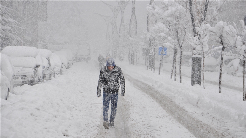 Bazı illerde kar ve soğuk hava etkili oluyor
