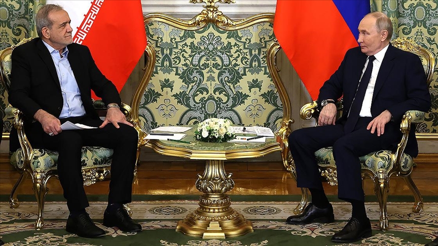 Rusya Devlet Başkanı Putin ile İran Cumhurbaşkanı Pezeşkiyan telefonda görüştü