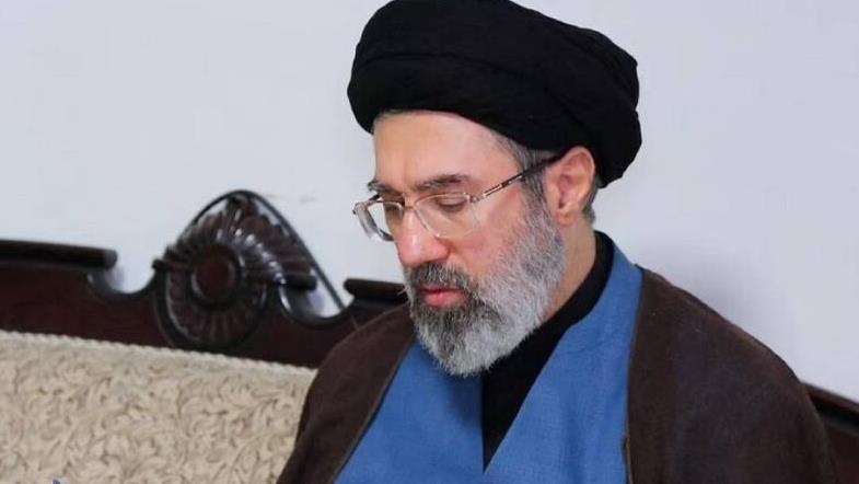 تقديرات في تل أبيب بنجاة مجتبى خامنئي من محاولة اغتيال إسرائيلية 