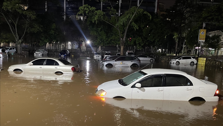 Kenya / Nairobi : au moins 10 morts dans de violentes inondations qui emportent véhicules et maisons