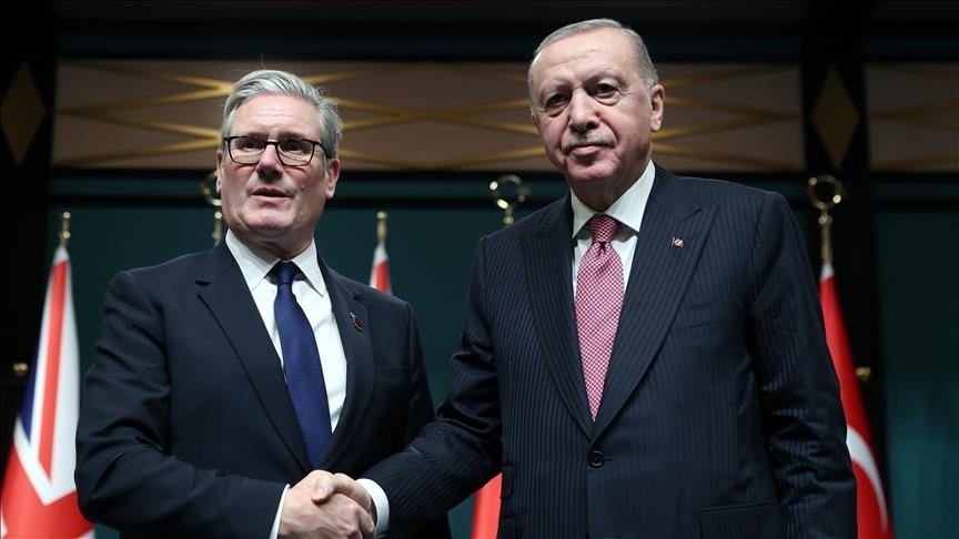 erdogan-bisedon-me-starmer-paralajmeron-se-sulmet-ndaj-iranit-kercenojne-stabilitetin-rajonal-dhe-global