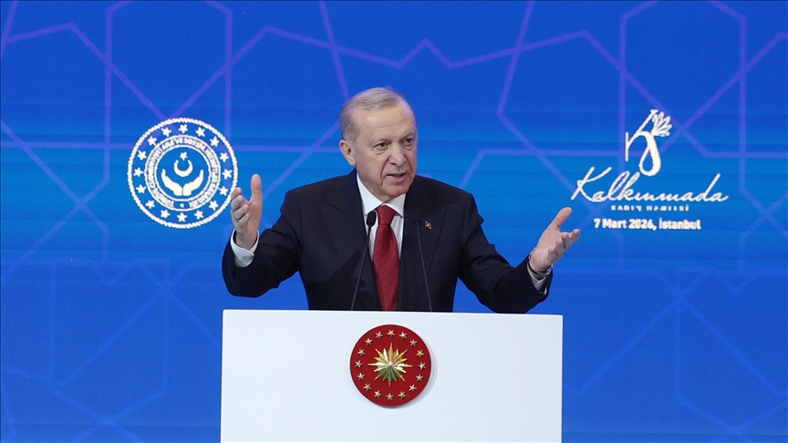 Cumhurbaşkanı Erdoğan: Her kim kadına ve çocuğa zulmediyorsa insanlıktan nasibi almamış demektir