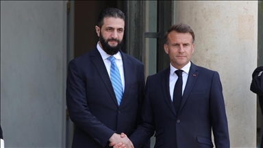 Suriye Cumhurbaşkanı Şara, Fransa Cumhurbaşkanı Macron ile bölgesel gelişmeleri görüştü