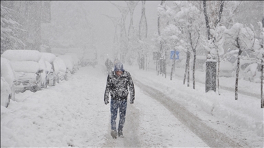 Bazı illerde kar ve soğuk hava etkili oluyor