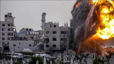 مقتل فلسطيني وإصابة طفلته بقصف إسرائيلي جنوبي غزة