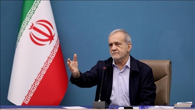 رئيس إيران يعلن وقف استهداف الدول المجاورة "ما لم تُشن منها هجمات"