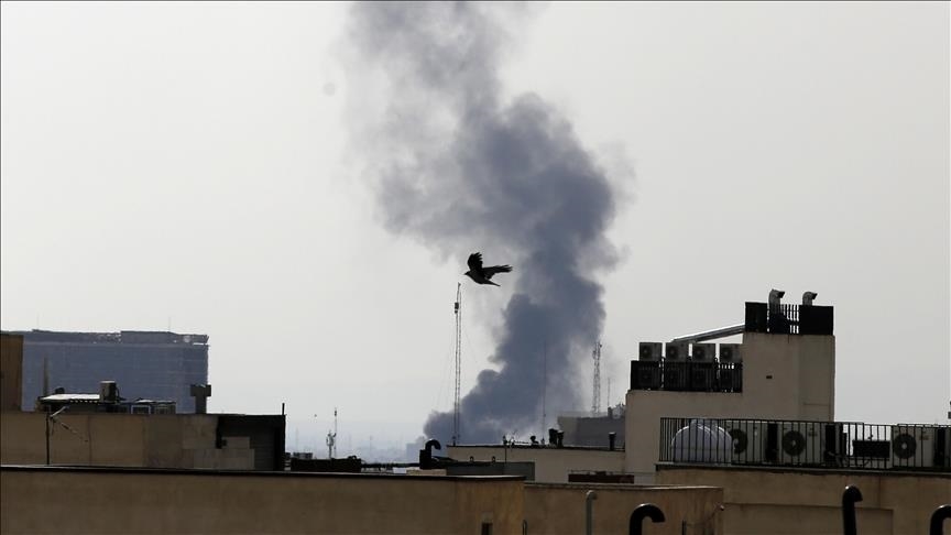 إعلام إيراني: هجمات أمريكية إسرائيلية تستهدف سيارة إسعاف ومبنيين سكنيين