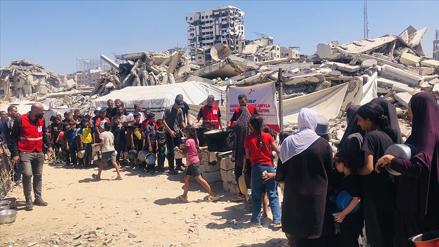 Türk Kızılay, Gazze ve Suriye'de sıcak yemek desteğini ramazanda da sürdürüyor