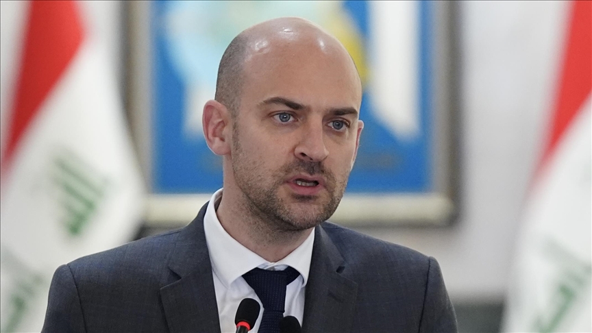 Barrot défend l’action diplomatique de la France au Moyen-Orient et appelle à « être forts à l’intérieur »