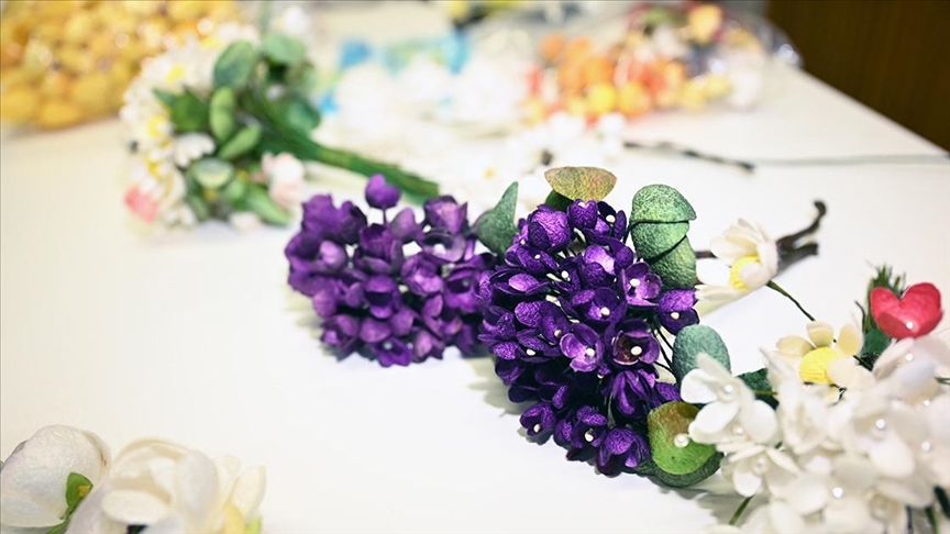 Türkiye'nin Brüksel Başkonsolosluğunda ipek kozaları kadınların elinde sanat eserine dönüştü