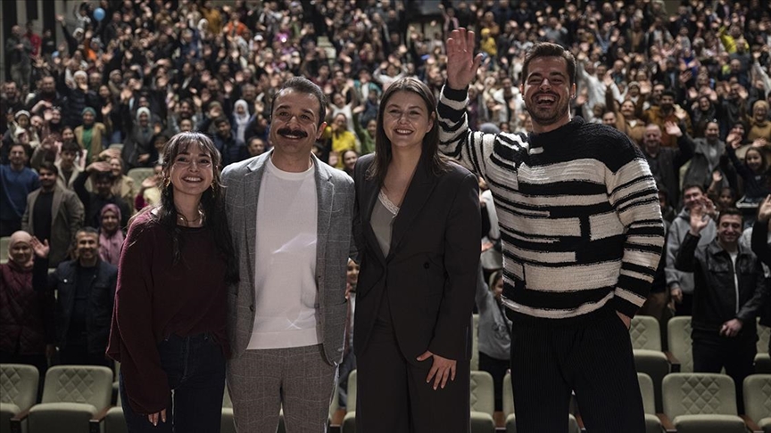 "Külliye'de Ramazan" etkinlikleri kapsamında "Gönül Dağı" dizisi oyuncuları sevenleriyle buluştu