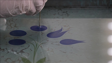 Kadın eliyle genç nesillerle buluşturulan ebru geleceğe taşınıyor